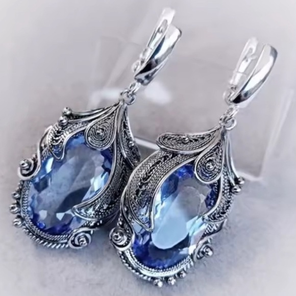 Jewelry - Elegant Silver and Blue Teardrop Earrings